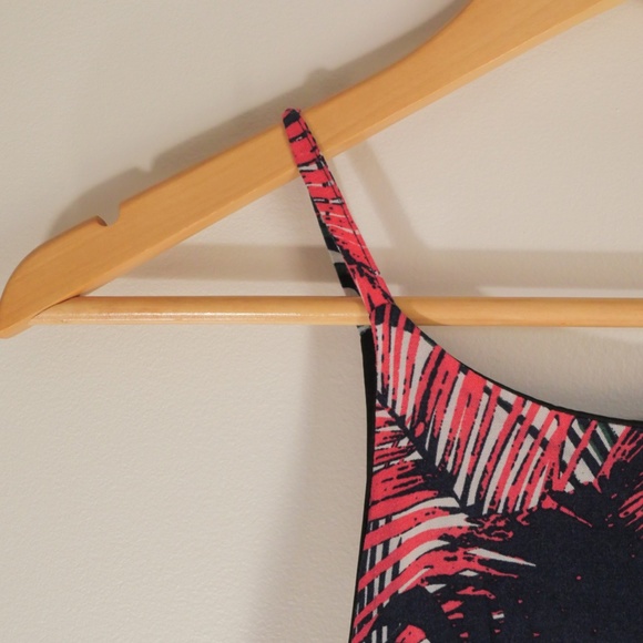 Cute Summer Above Knee Dress (Small) - Picture 4 of 5